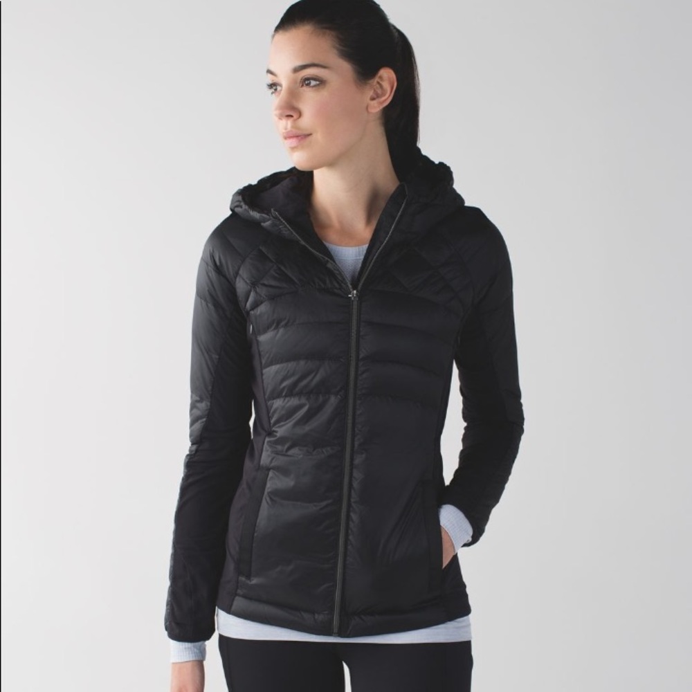 🎉 Lulu black puff pullover